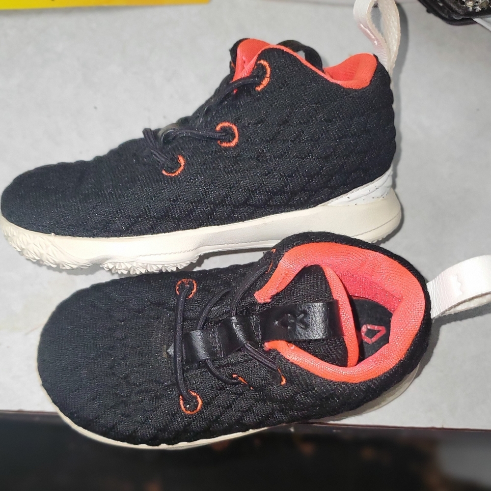 Nike Lebron XV